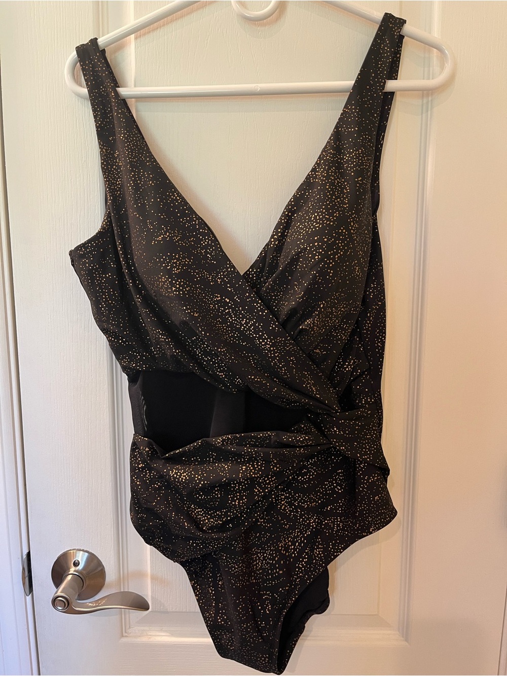 🆕Miraclesuit Brillante Circe One-Piece Swimsuit Black/Gold Size 16 - Picture 8 of 14